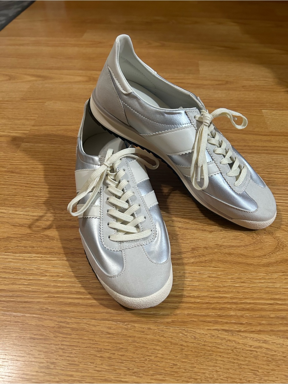 Madden Girl Silver and Cream Low-Top Sneakers